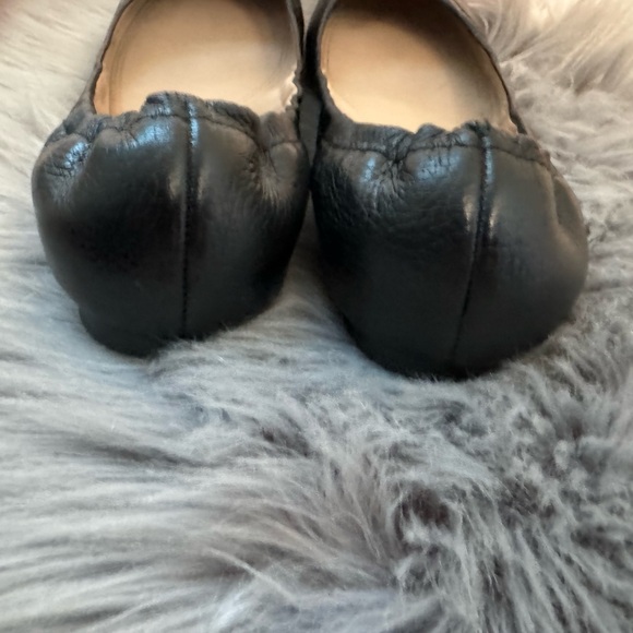 TORY BURCH 8M Melinda Ballet Flats Black Tumbled Leather Gold Logo Womens Shoes - Picture 4 of 9
